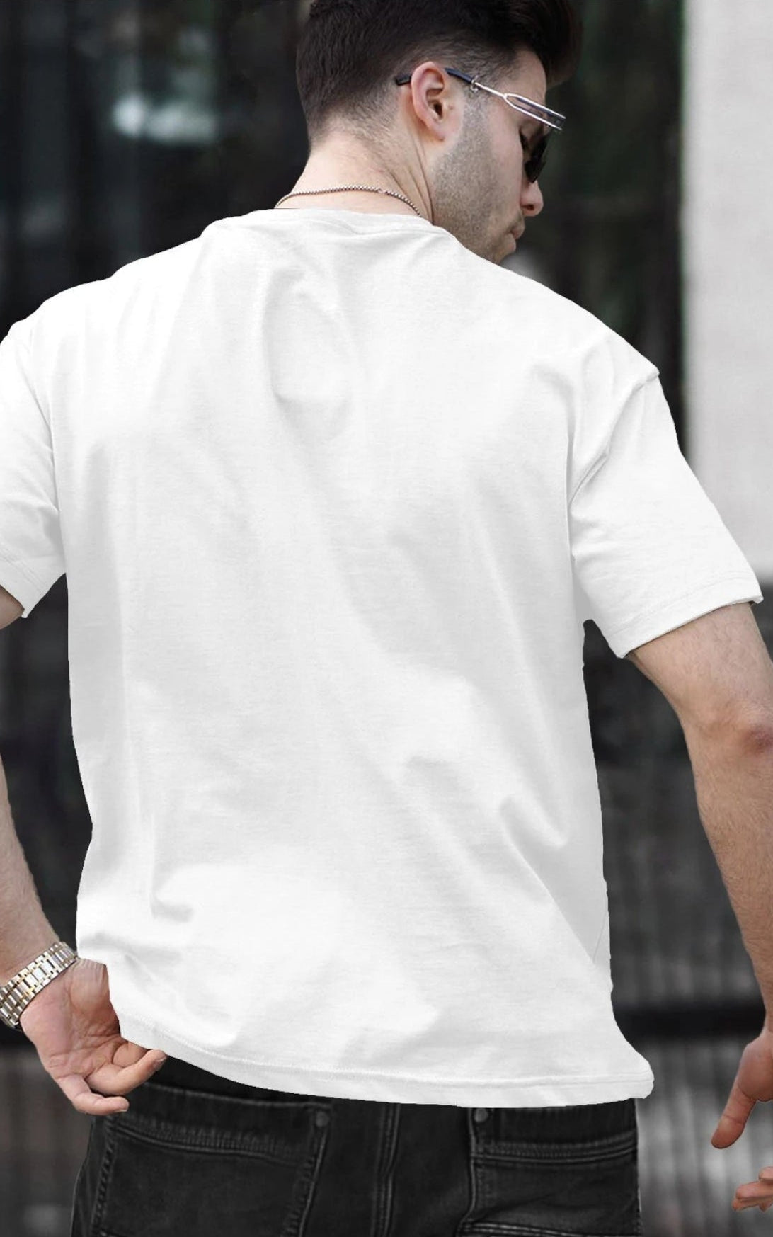 Plain white t shirt